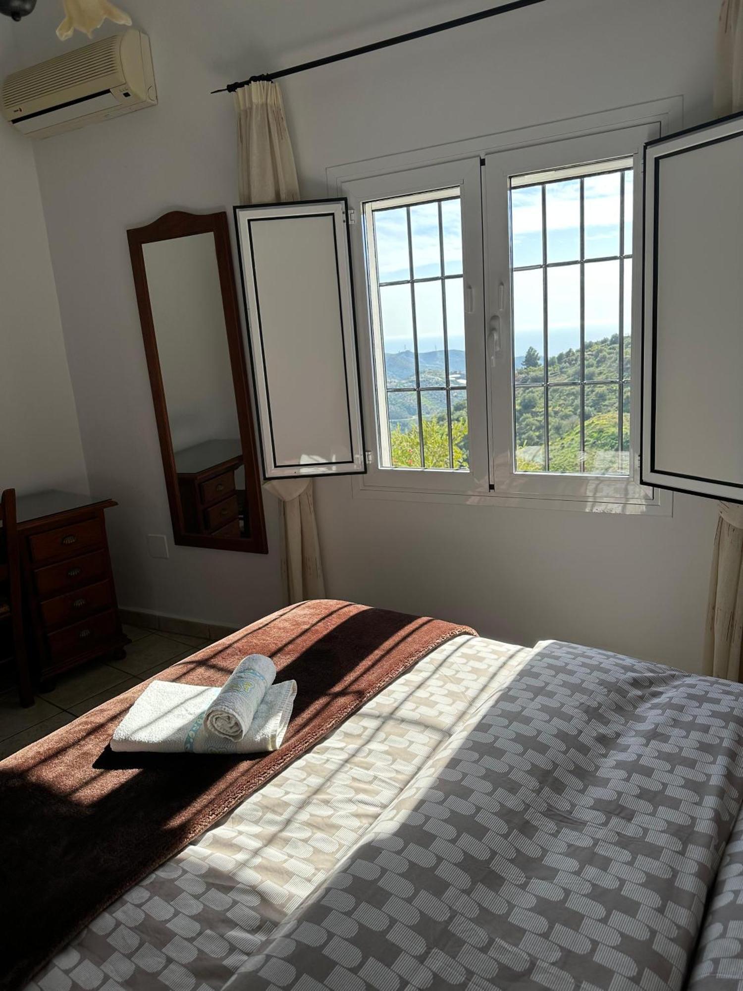 La Casa Del Corazon - Seaview - Breakfast - Netflix