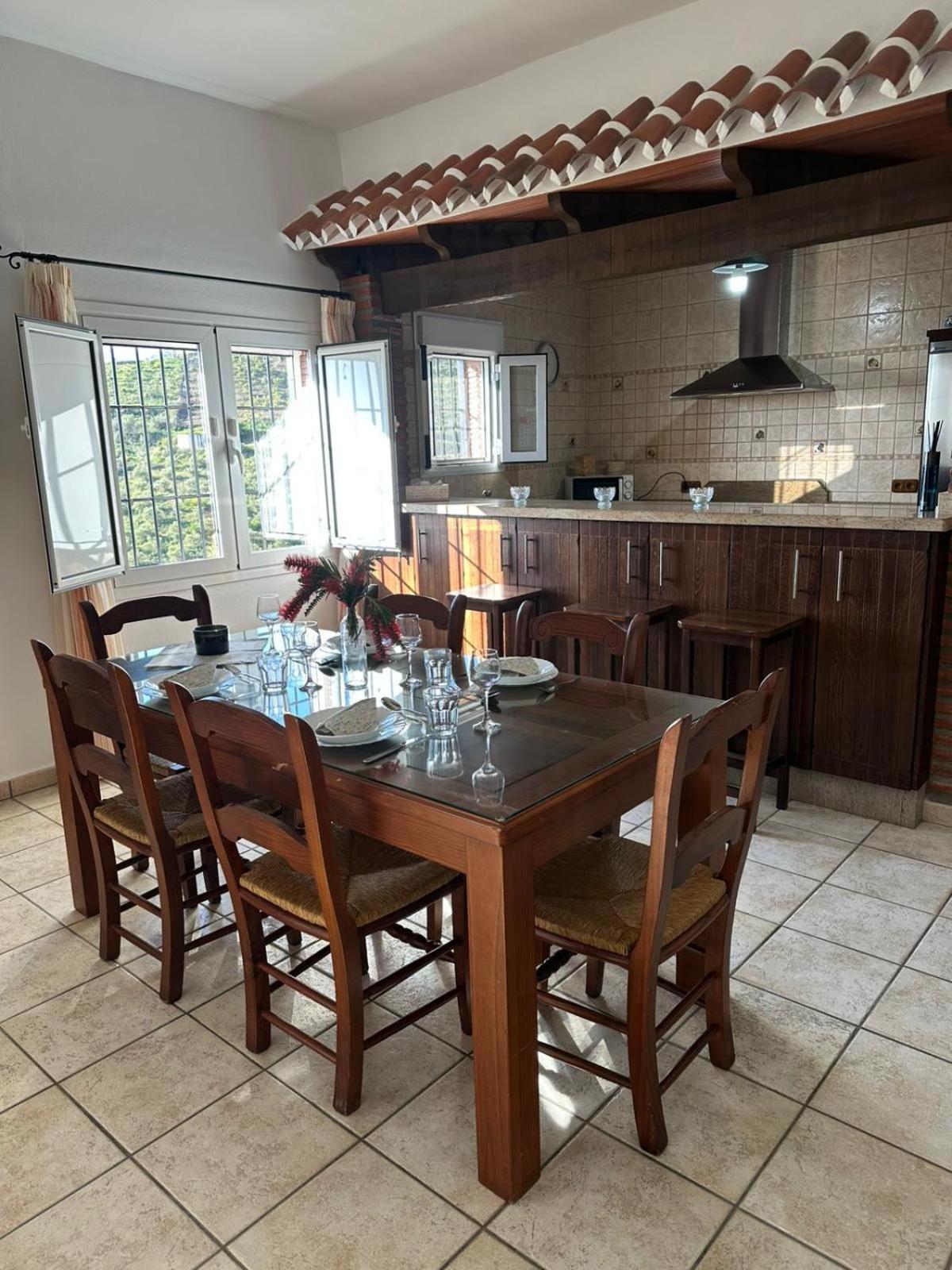 La Casa Del Corazon - Seaview - Breakfast - Netflix Apartament